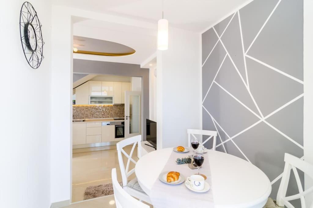 Sea View Apartment 10 Minutes Walk From Old City Dubrovnik Exterior photo